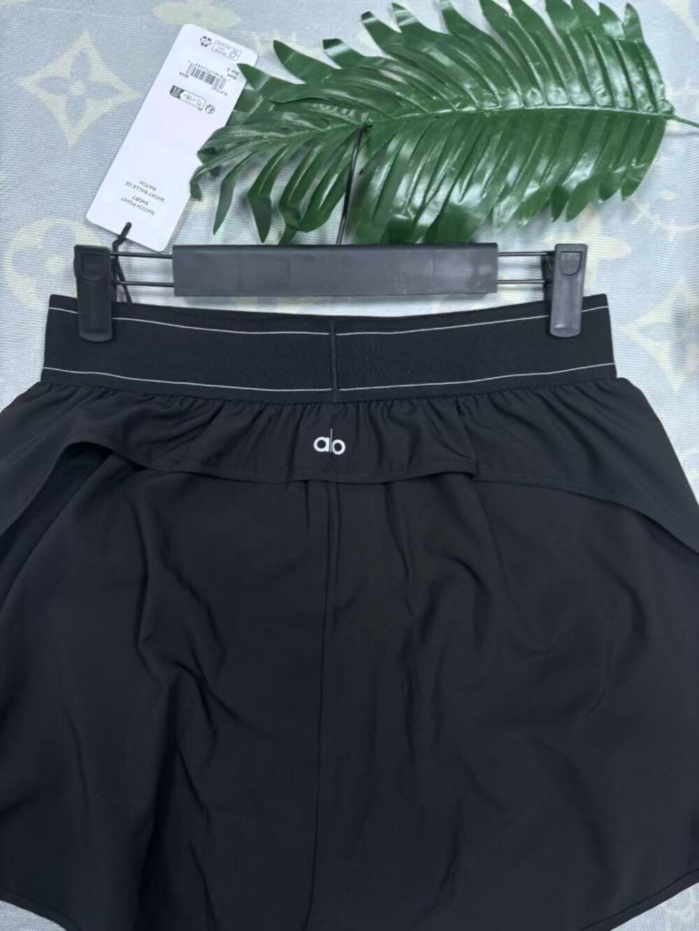 ☀️ALO Yoga Match Point Shorts Black High Waisted Versatile Fitness Style - Picture 3 of 6
